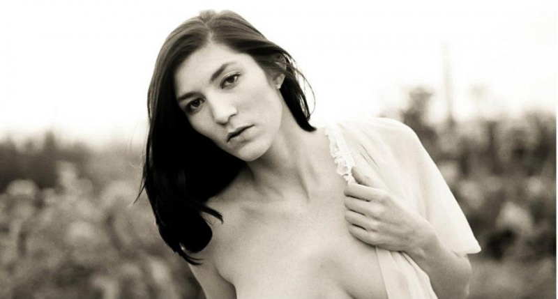 Female model photo shoot of Kayla Nicoletta De Rosa by Cinephotographer