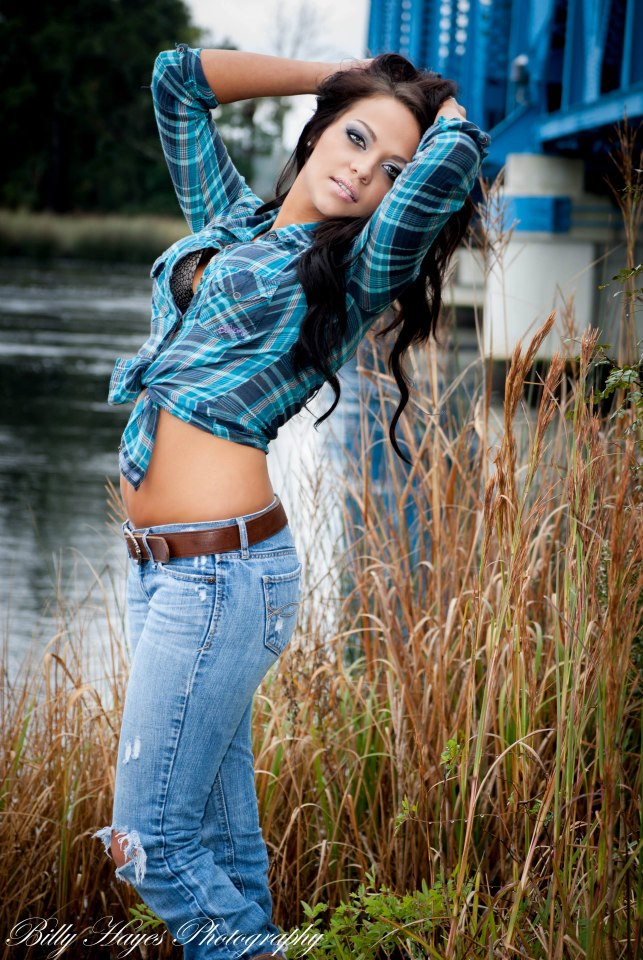 Female model photo shoot of Amanda Leigh Wilkerson