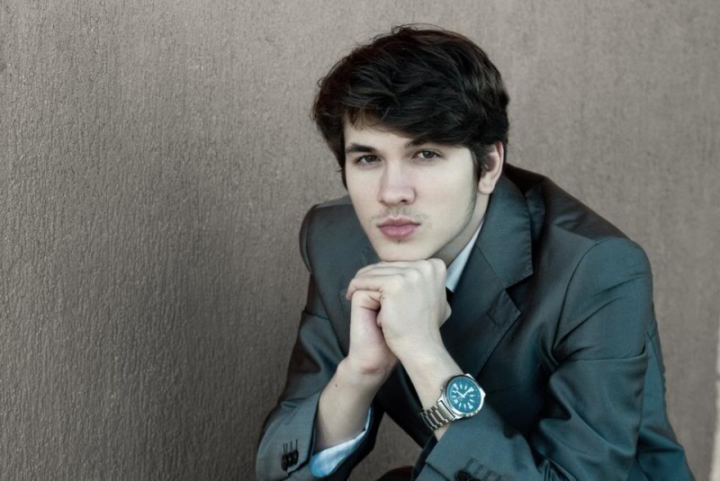 Male model photo shoot of Sergei Ivanovich