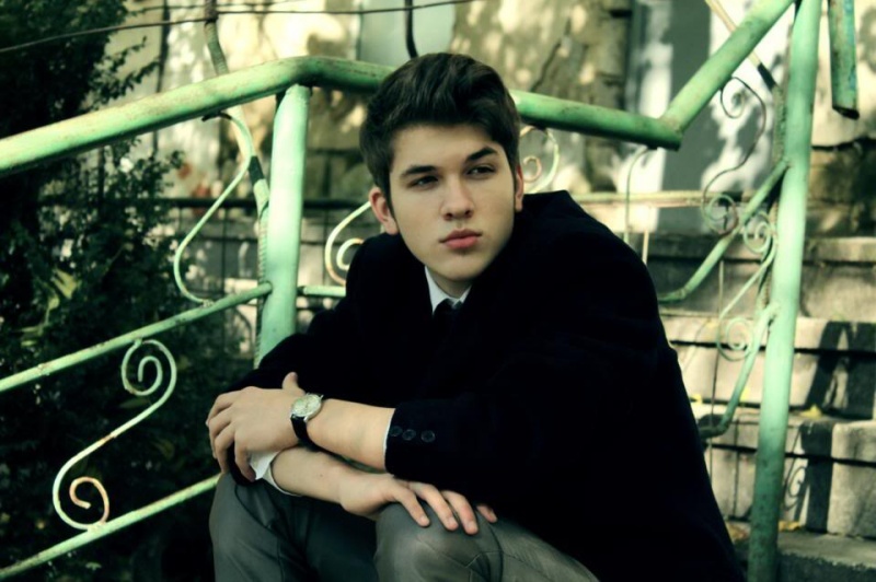 Male model photo shoot of Sergei Ivanovich