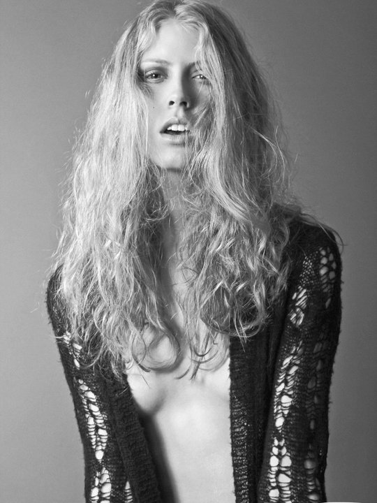 Female model photo shoot of Taylor Dean