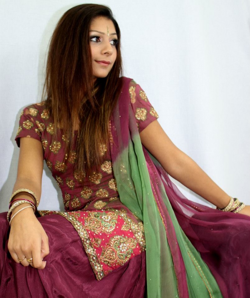 Female model photo shoot of Kinny Sidhu