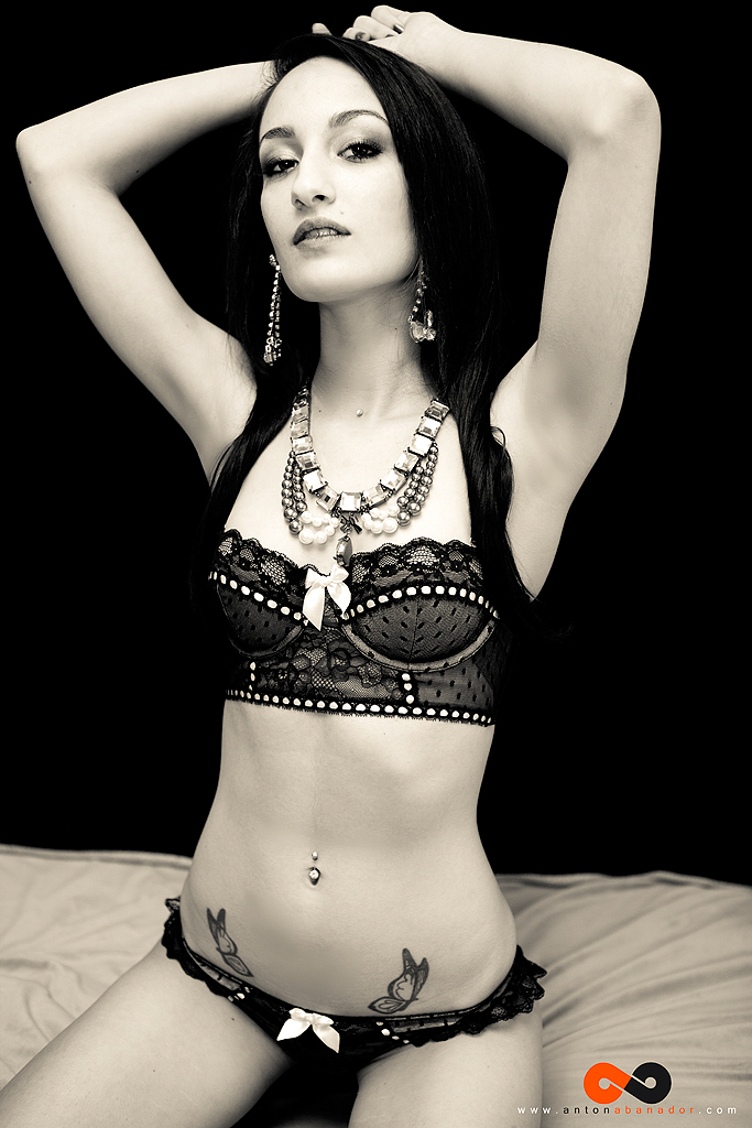 Female model photo shoot of Dani Havok by litratista