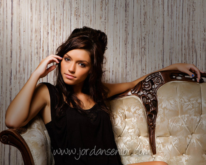 Female model photo shoot of Deanna Marieh