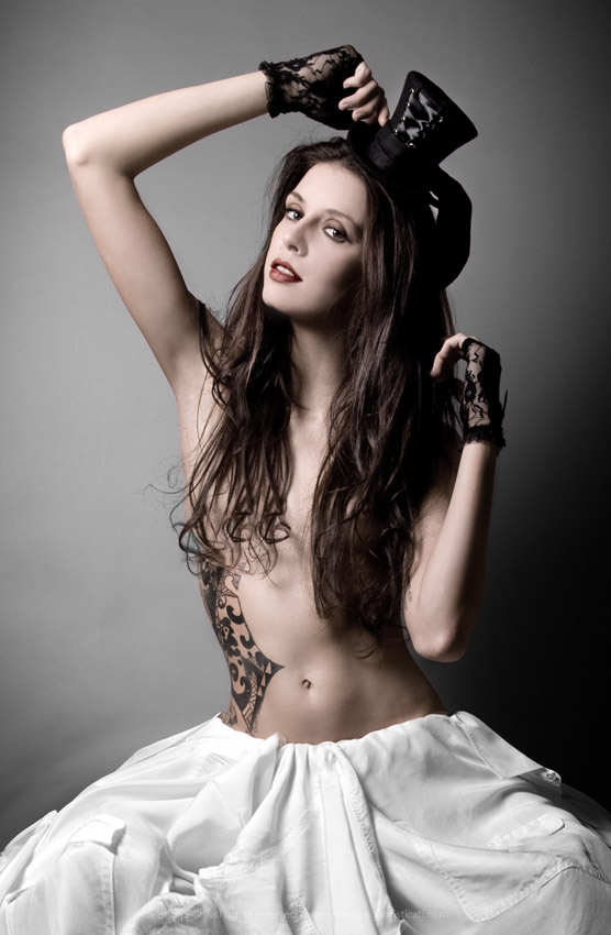 Female model photo shoot of audrey00