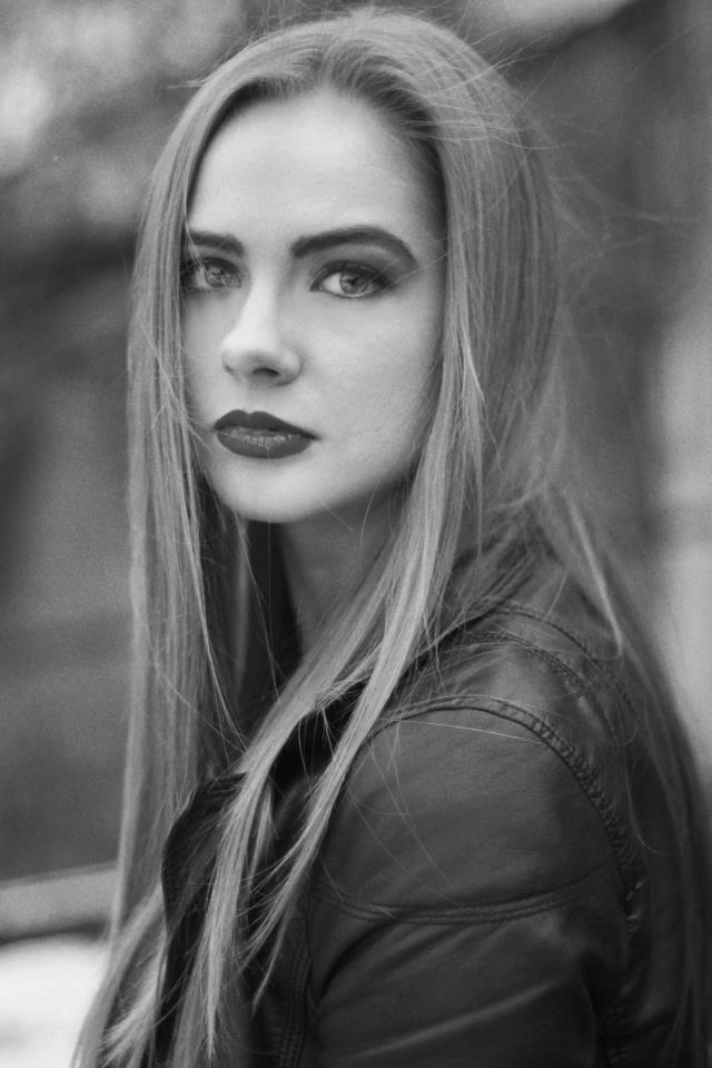 Female model photo shoot of Gretta