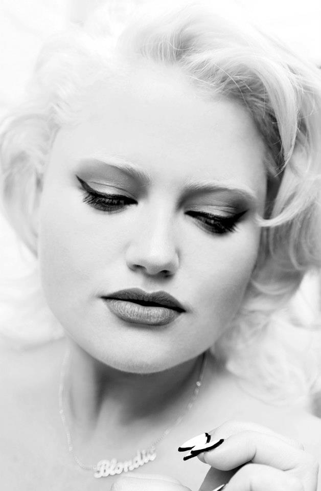 Female model photo shoot of Blondie Plus Size Model in melbourne