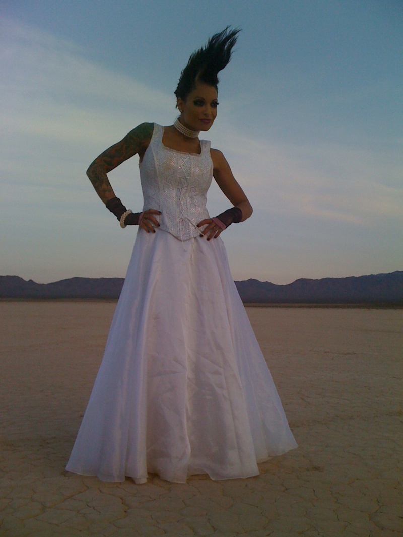Female model photo shoot of Kuriouz1 in Las Vegas