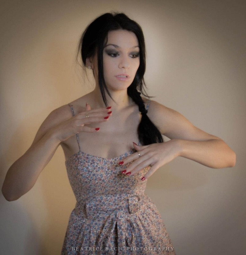 Female model photo shoot of Emanuela leanca