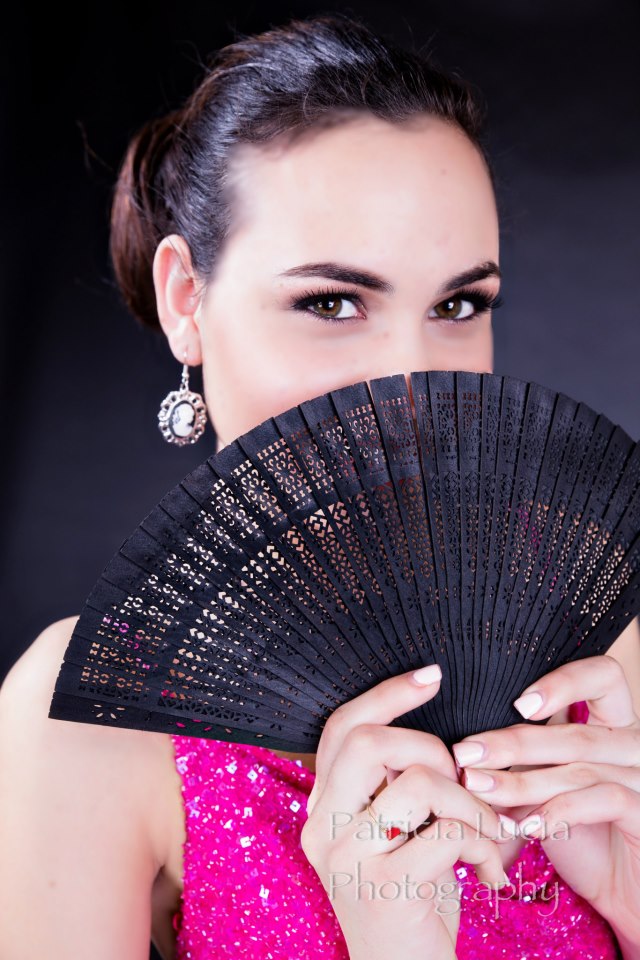 Female model photo shoot of SantanaMaria