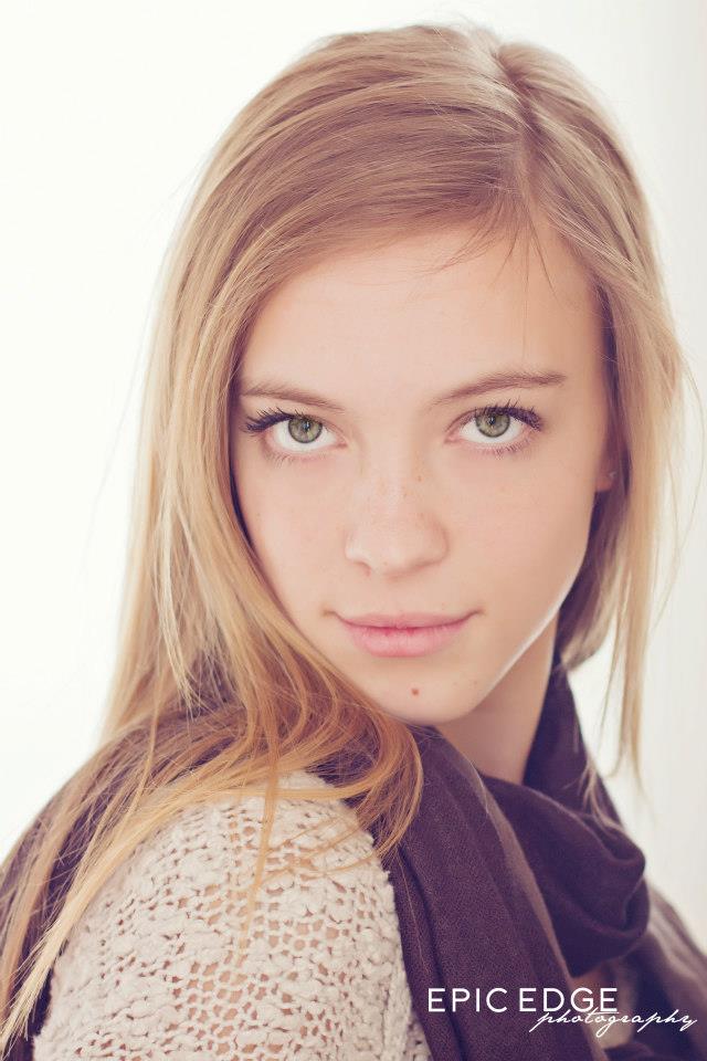 Female model photo shoot of Taylor_Lauren