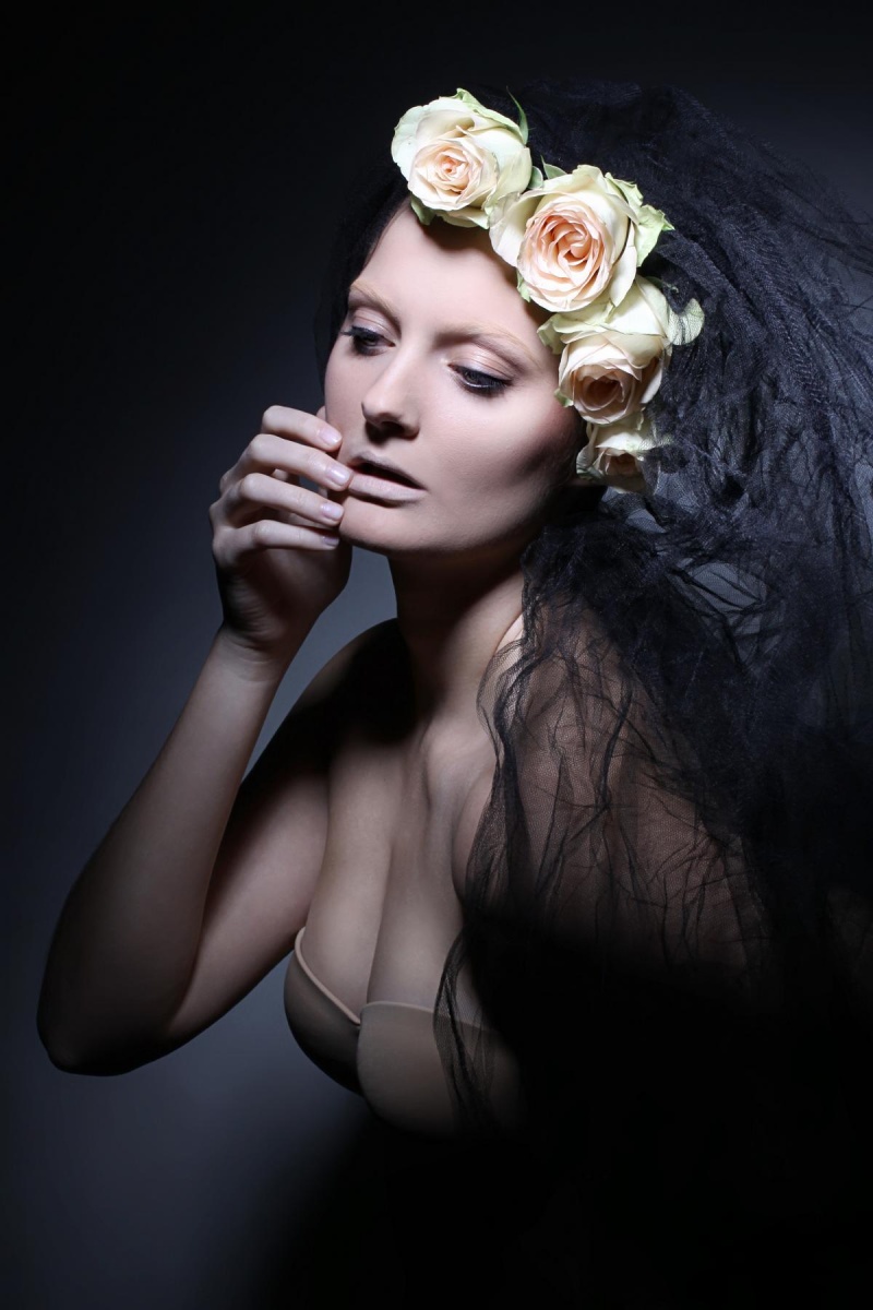 Female model photo shoot of Anna Kay Photodesign 