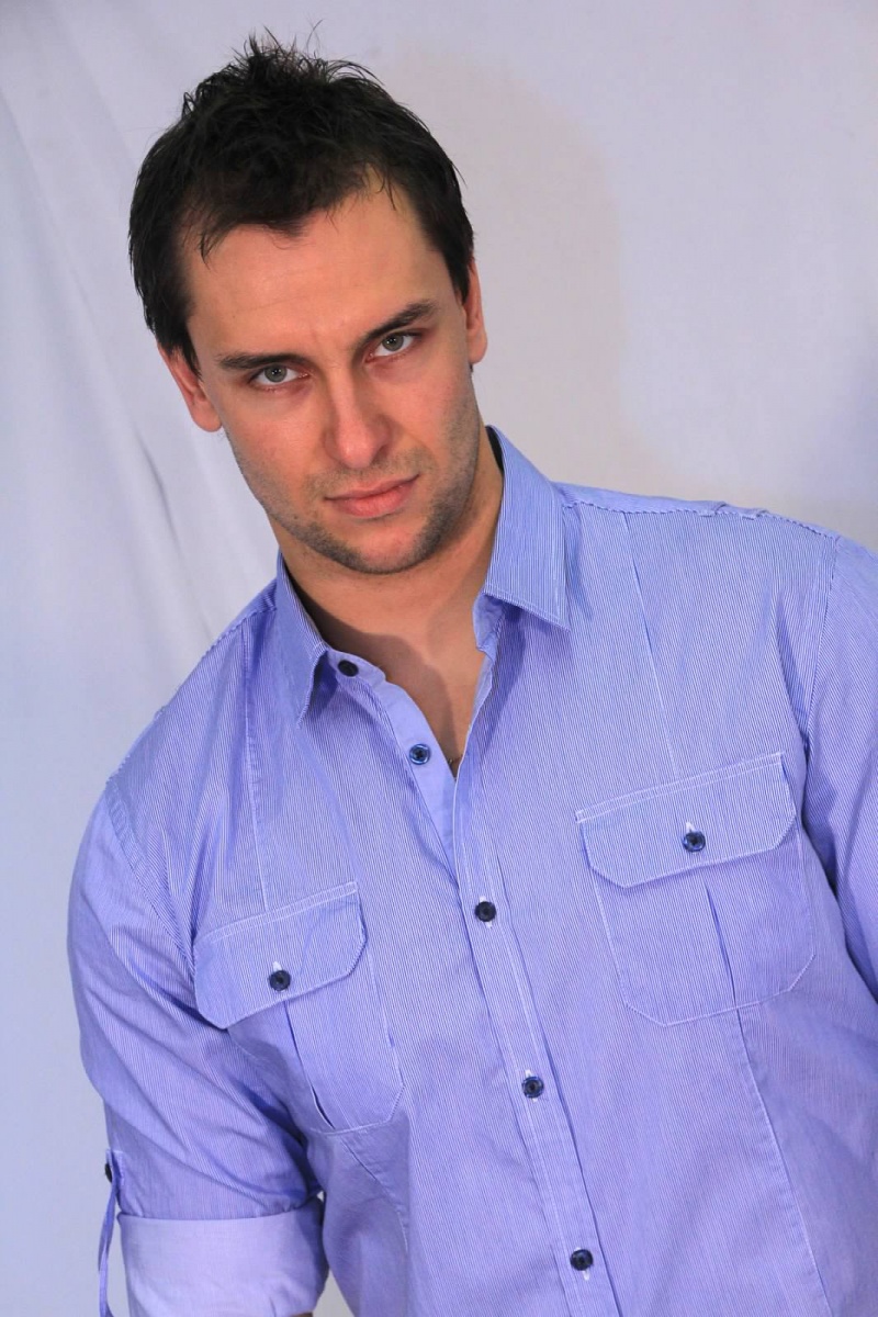 Male model photo shoot of Artur Rakoczy