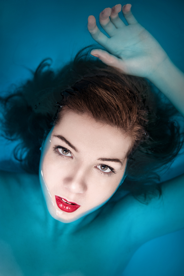 Female model photo shoot of jabuszko, retouched by makargina1