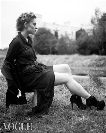 Female model photo shoot of Raissa Gilligan