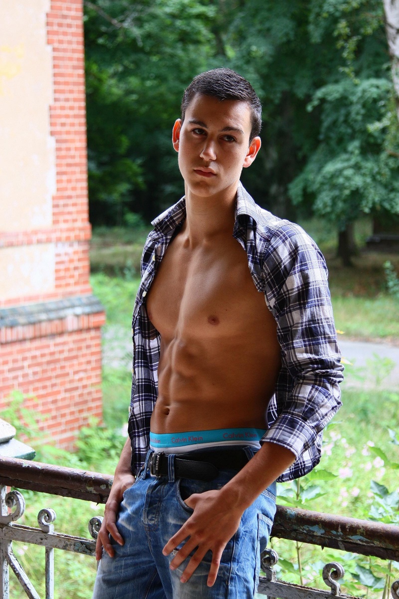 Male model photo shoot of Marc Doigny in Berlin