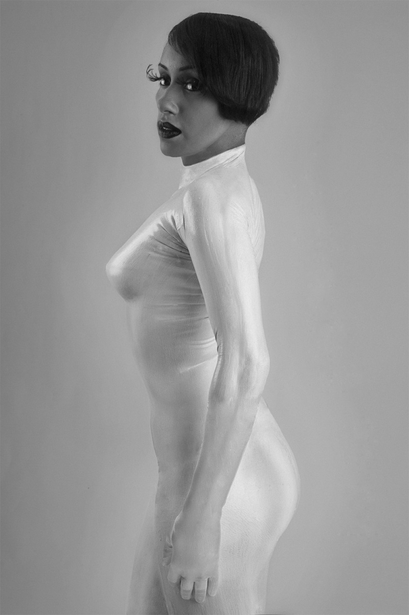 Female model photo shoot of Gwen Reece