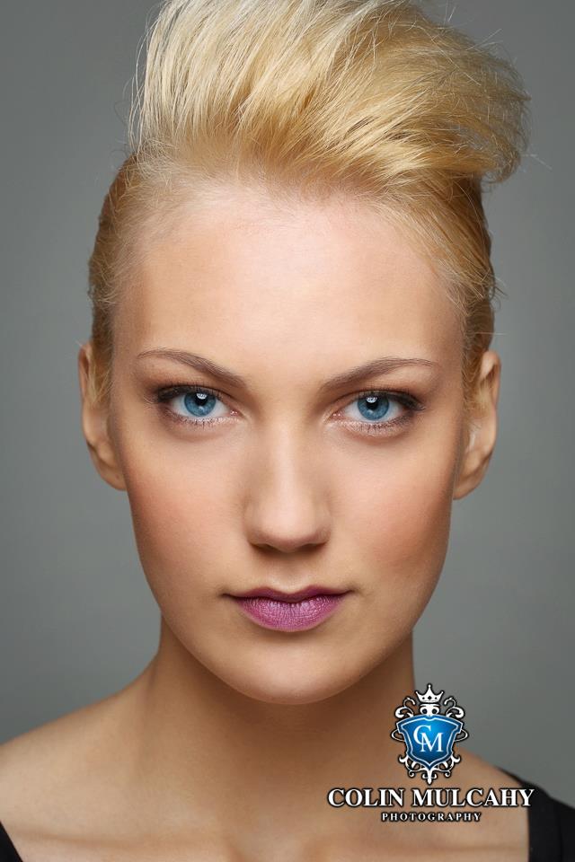 Female model photo shoot of Anna Toivonena