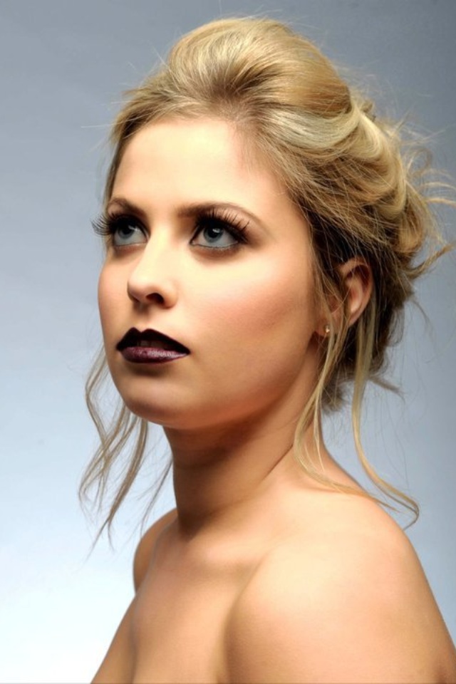 Female model photo shoot of Lauren Montgomery 
