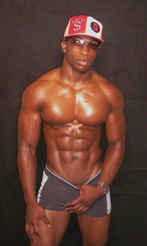 Male model photo shoot of ROLAND GRAY