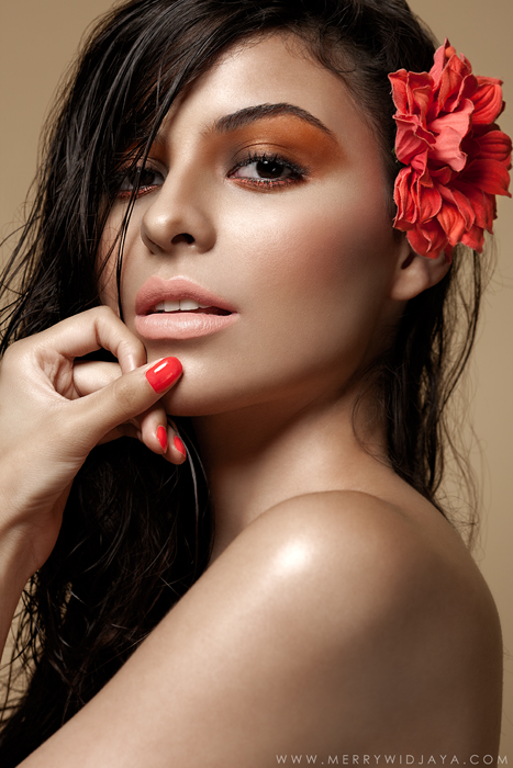 Female model photo shoot of Lisa Pelayo 