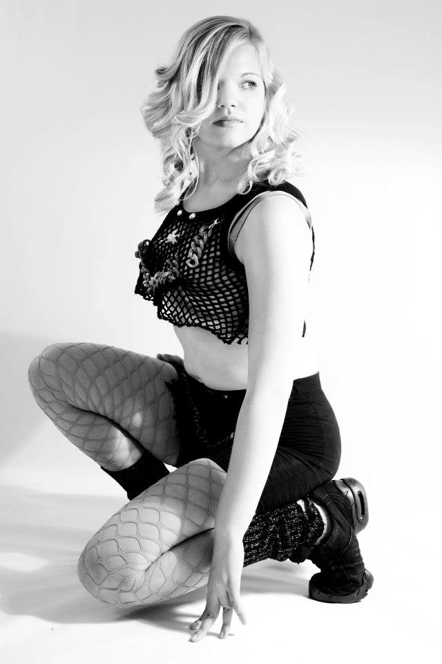 Female model photo shoot of Monroe Makeover Studios
