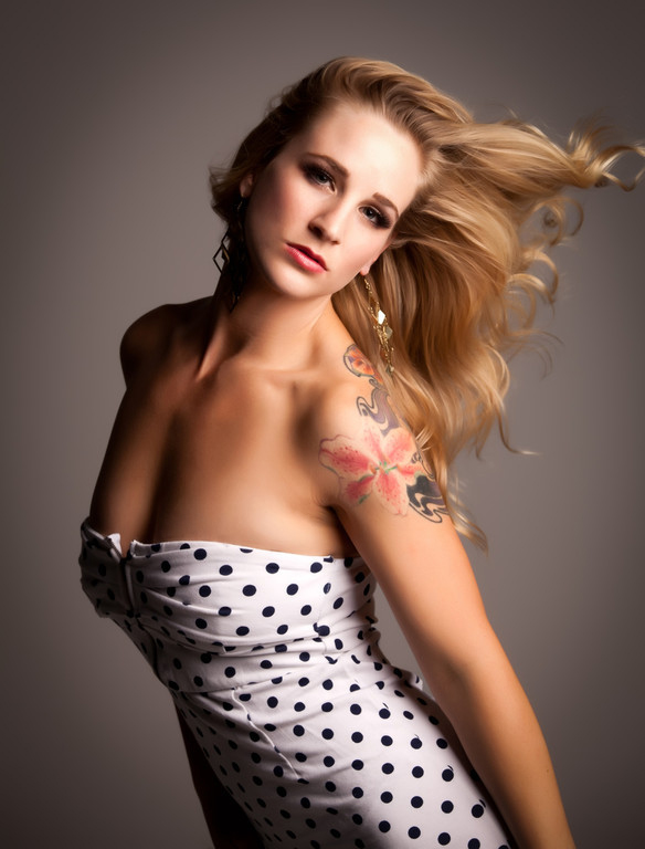 Female model photo shoot of Bet Johnson by SoftLite Photography