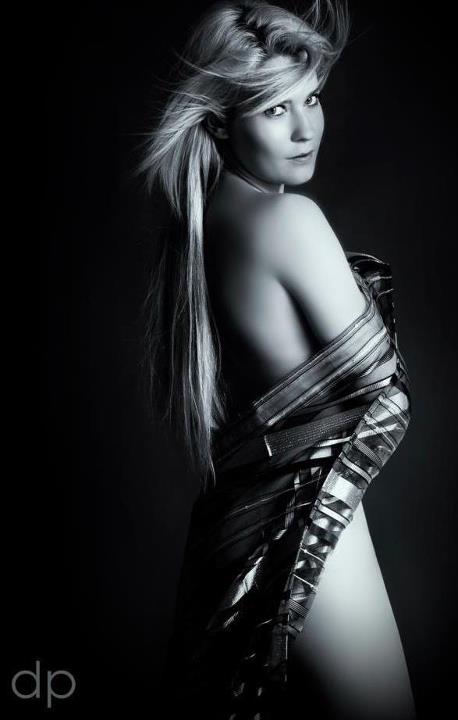 Female model photo shoot of kelly gorgeous martin