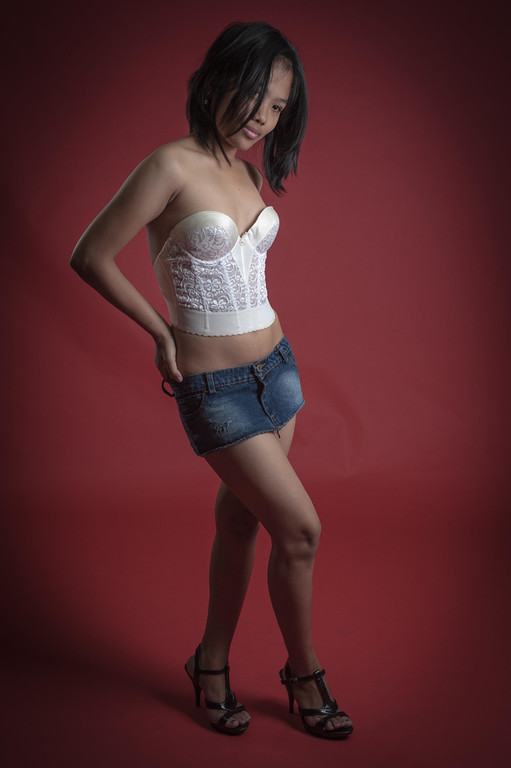 Female model photo shoot of Januel07