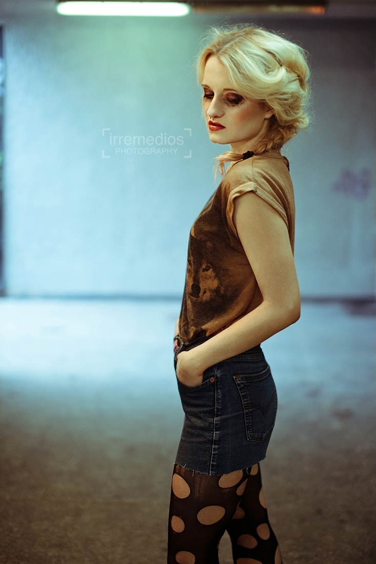 Female model photo shoot of irremedios photography