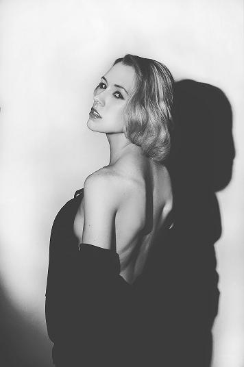 Female model photo shoot of Alyssa Lovelle
