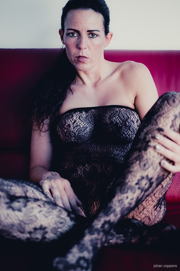 Female model photo shoot of Alexandra Moreels