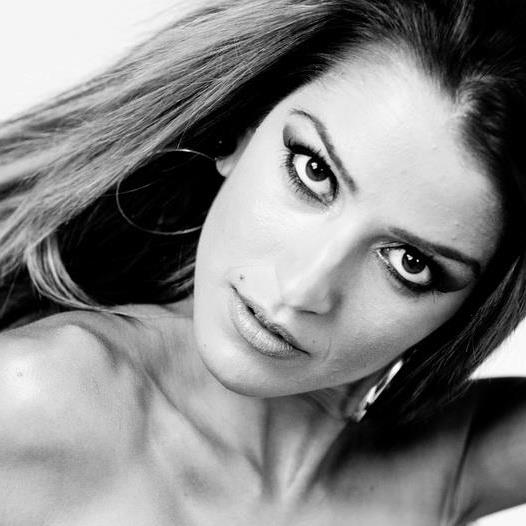 Female model photo shoot of Anastasia Jayne