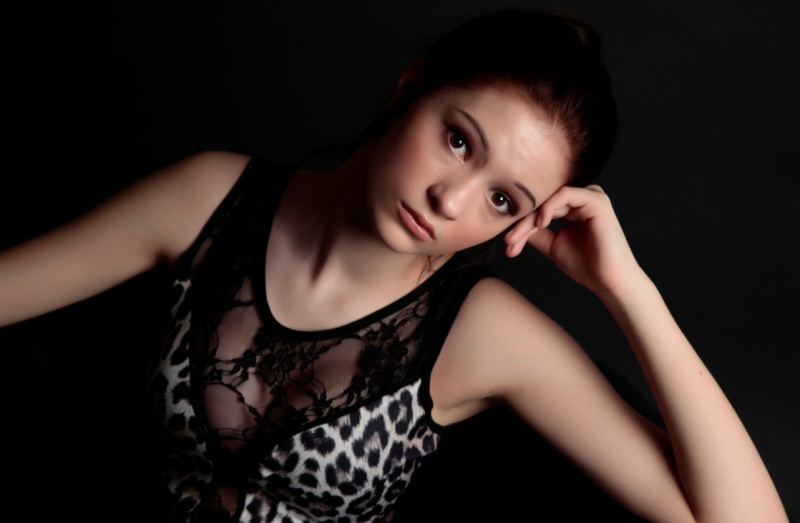 Female model photo shoot of Miss Lauren Price