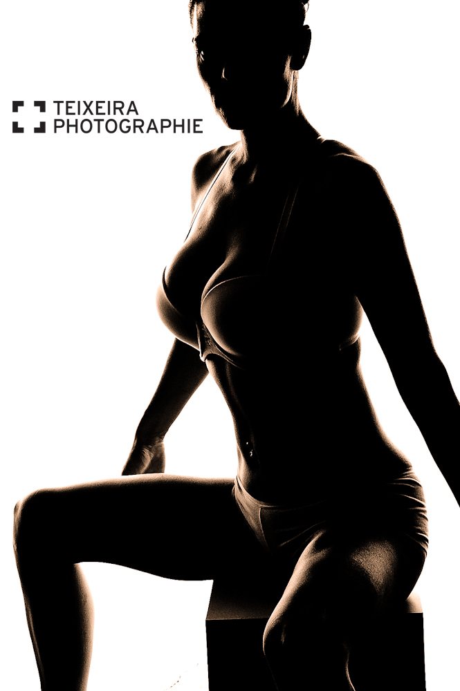 Female model photo shoot of AlexisAphrodite by Teixeira Photographie