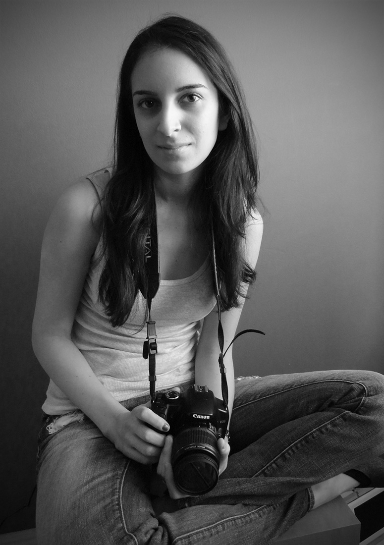 Female model photo shoot of Sandra Paula