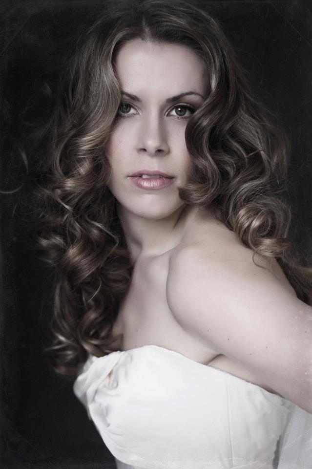 Female model photo shoot of Rachel Tuttle, makeup by Hanna Mazur