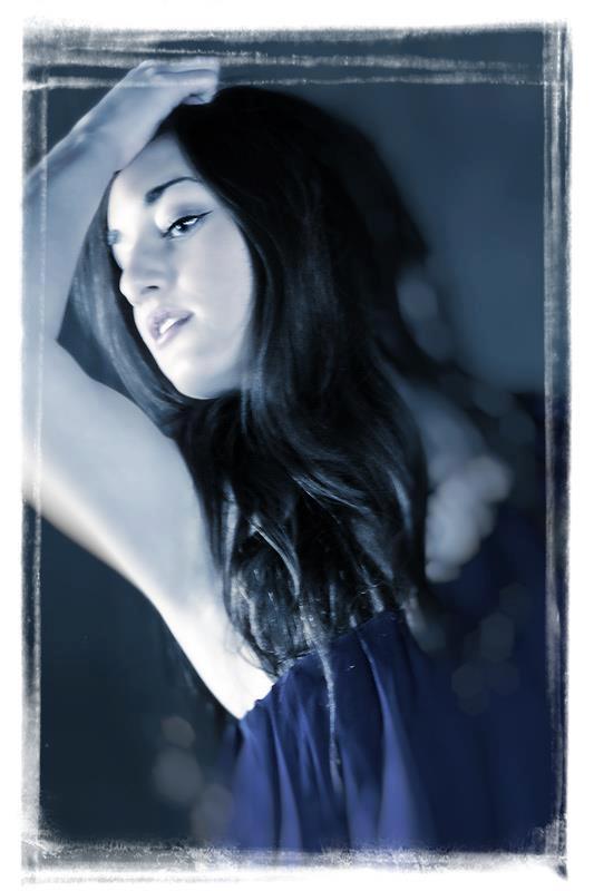 Female model photo shoot of Lauren Taylor Rose by Velvet Fringe