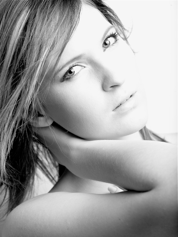 Female model photo shoot of Alina Burya 2012
