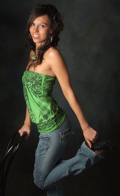 Female model photo shoot of Tessala Herrel