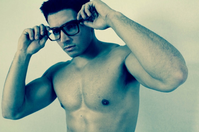 Male model photo shoot of Emanuel Cruz