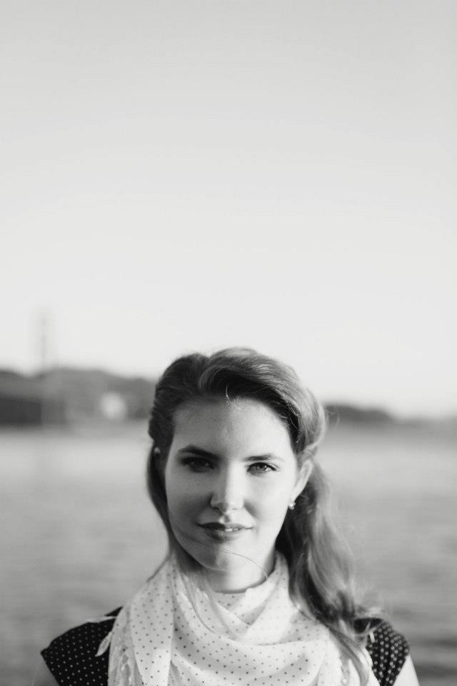 Female model photo shoot of Nicole Odell in San Francisco