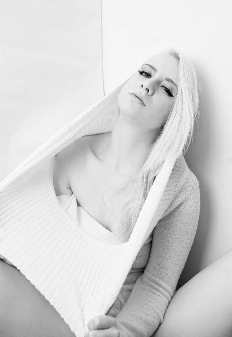 Female model photo shoot of Kristen Jordan MD by Giftidphotography