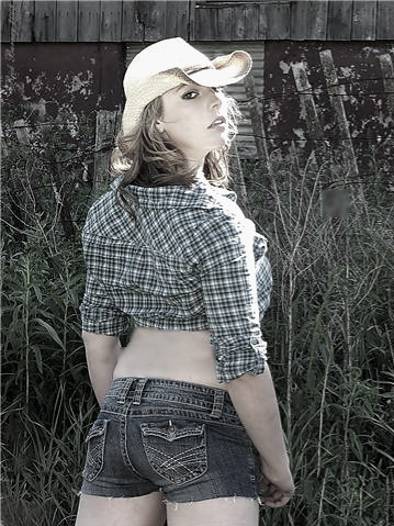 Female model photo shoot of Hil-billie in Ontario