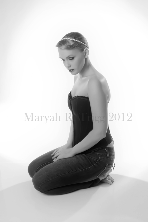 Female model photo shoot of Maryah Trigg  in Napa, CA