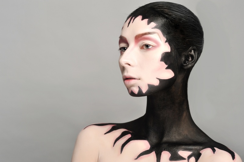 Female model photo shoot of Pria Makeup by Alex Hutch