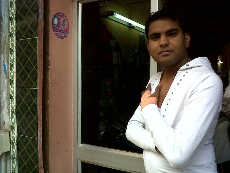 Male model photo shoot of bharat143 in delhi