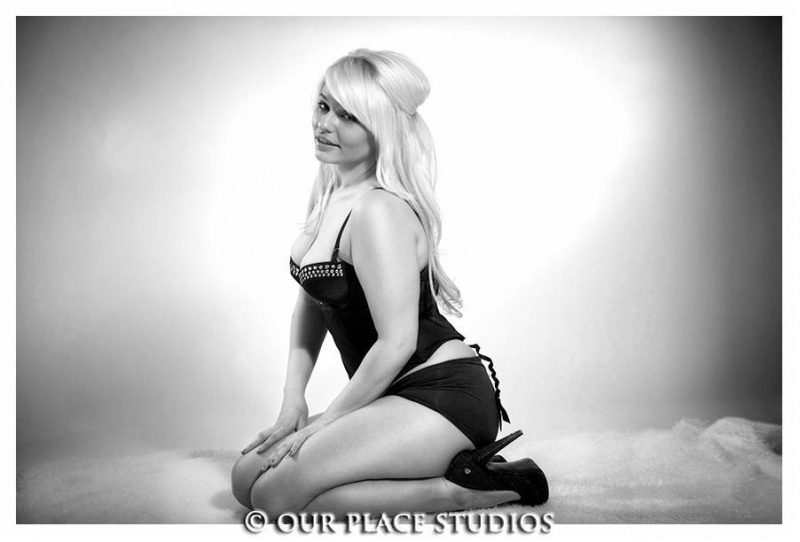 Female model photo shoot of Heather Karyn