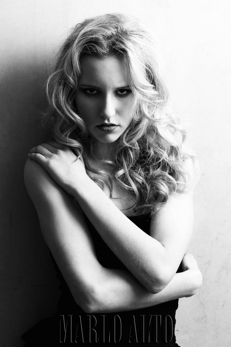 Female model photo shoot of Kelsey Knickerbocker