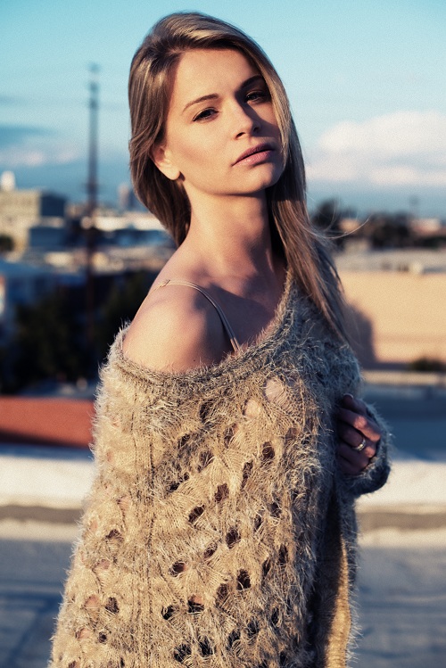 Female model photo shoot of Yana Laurence